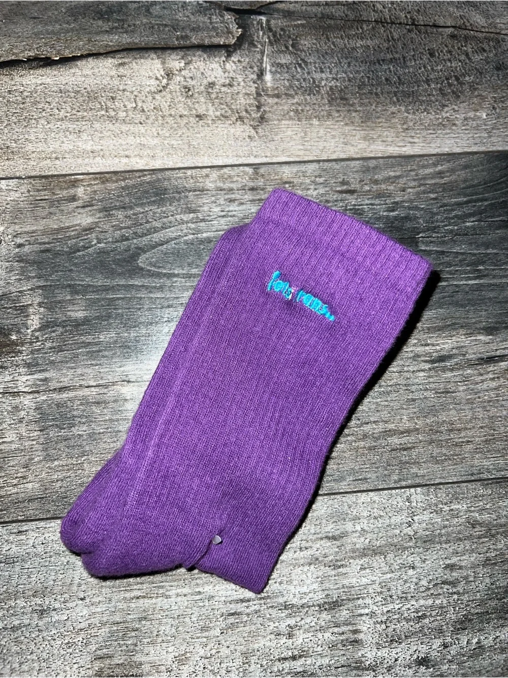 Urban Outfitters iets frans.. Purple socks